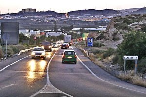 Entrada desde la A92 a la ciudad por Viator
