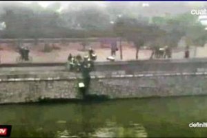 Imágenes de la pelea entre hinchas.