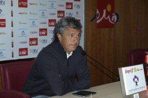 Goro en rueda de prensa.