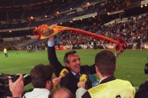 Joan Gaspart celebrando una Copa en el Bernabéu.