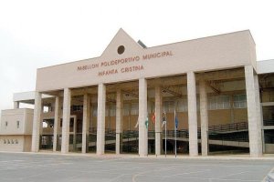 El pabellón municipal está a la entrada del municipio.