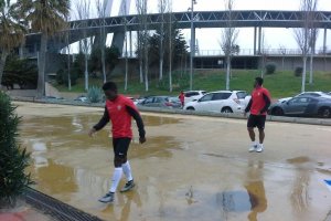 Ramón Azeez y Kalu Uche.