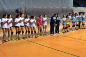 El saludo previo al partido.