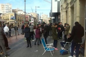 Cola en la taquilla del Apolo esta mañana.