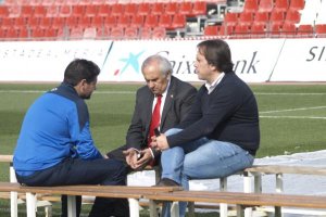 Estévez, Alfonso y Fernández reunidos en el Estadio.