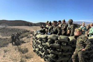 Puesto de observación durante el ejercicio operativo realizado en el campo de maniobras de Viator