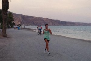 Las Palmerillas, entre Aguadulce y Roquetas, es una zona muy frecuentada para hacer deporte.