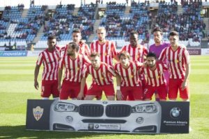 La foto del once, pero con diez jugadores.