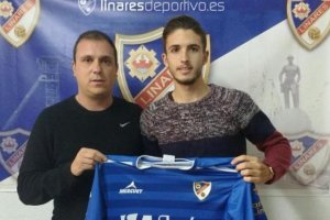 Antonio Jesús en la presentación con el Linares.