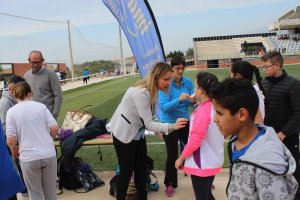 La concejala de Deportes en una de las carreras. 