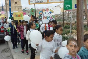 Alumnos del Virgen de La Chanca celebran el Día de la Paz.