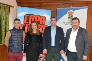 Acto de la firma en el Ayuntamiento de Viator.
