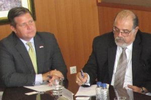 Peter  Bockweg, empresario cinematográfico, y José Matto.