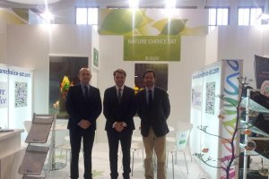 El alcalde y el concejal Manuel Gómez en la feria. 