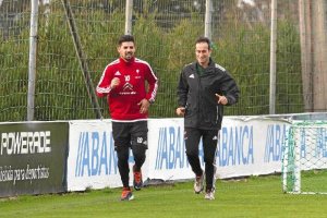 Nolito esperando noticias.