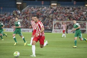 Una jugada del partido de ida.
