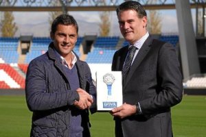 Francisco premiado como mejor entrenador de noviembre de 2013 por la LFP.