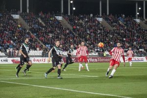 Puetas, en una jugada del Almería-Córdoba.