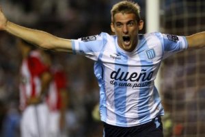 Esteban Saveljic juega en Racing de Avellaneda.