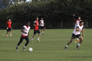 Entrenamiento del filial en el campo de la Vega.
