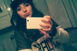 Lucía, en la fotografía difundida por la familia. Cuando desapareció llevaba esta sudadera.