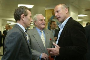 El doctor Neyra, con Butragueño y Corbalán.
