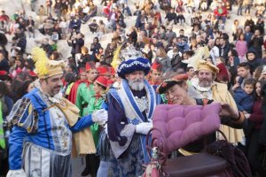 Melchor saliendo desde la Alcazaba.