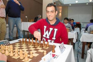 El campeón armenio domina en Roquetas.