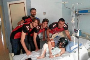 Víctor Ramos Vizcaíno con sus jugadores.