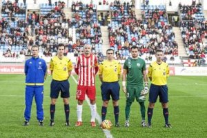 La foto protocolaria con el colegiado.