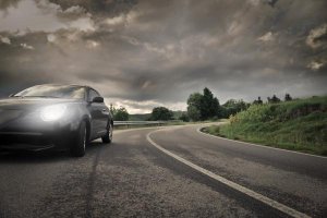 Un coche oscuro como el de la imagen supuestamente acechaba en las carreteras. 