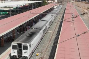 Imagen de un tren Talgo en la estación intermodal de Almería.