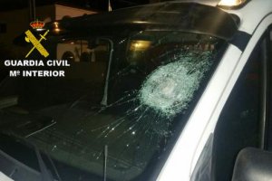 Uno de los coches golpeados.