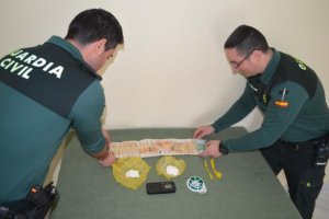 Material encontrado en el punto de venta de droga.