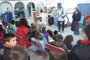 Mercado celebrado en la Plaza del Ayuntamiento de Serón.