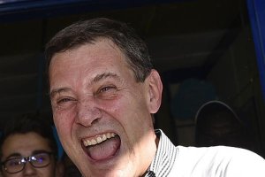 José martín vivió una jornada plena de emociones tras repartir el Premio Gordo. J.Sanchez