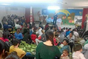 Momento de la recreación del Belén con la presencia de Pilar Ortega 