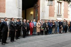 Minuto de silencio en la sede de la Junta