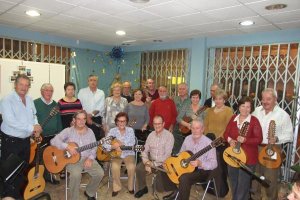 La rondalla de ADOJAL en su actuación con ocasión de la inauguración de la nueva sede social de la Asociación.