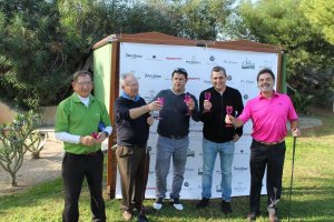 gerente Club, con José Álvarez, en paso del hoyo 9 al 10.