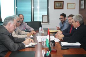 Reunión entre la Junta, Ayuntamiento y la plataforma defensora del proyecto.