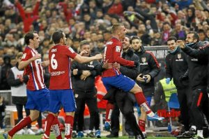 El Atlético celebra el triunfo.