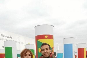 Imagen de Antonia Lozano junto a José Luis Berenguel a la entrada del Forum Climate
