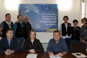 Responsables de Equinac y del Ayuntamiento antes de la firma del convenio.