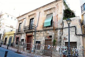 Imagen de una vivienda deteriorada situada en el Casco Histórico de Almería