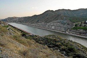 El canal de remos se inauguró para los Juegos del Mediterráneo de 2005.