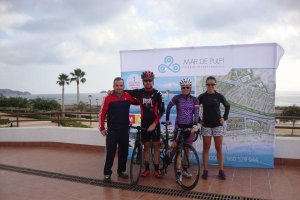Triatletas en Pulpí.