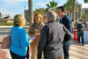 Reparto electoral del PSOE en el Paseo Marítimo