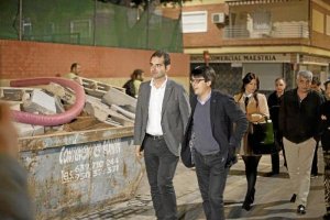 El alcalde durante su visita a las obras.