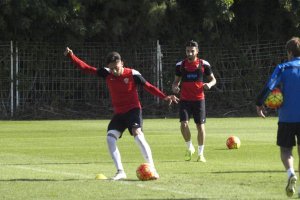Adri Castellano está disponible para Joan Carrillo.
